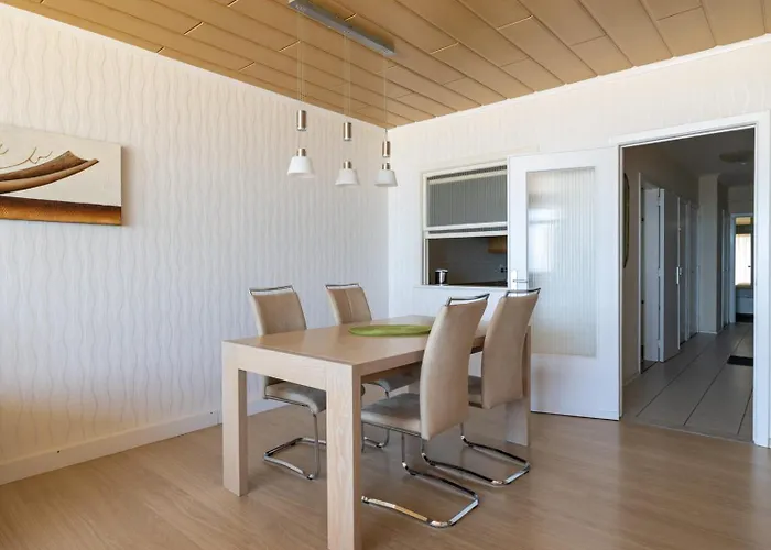 Cozy With Magnificent Seaview T117 דירה